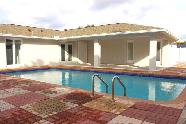 8236 DONALDSON DRIVE, Tampa, FL 33615