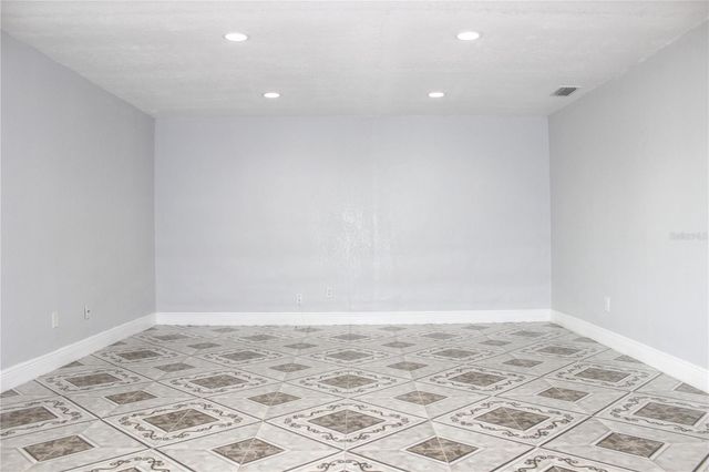 8236 DONALDSON DRIVE, Tampa, FL 33615