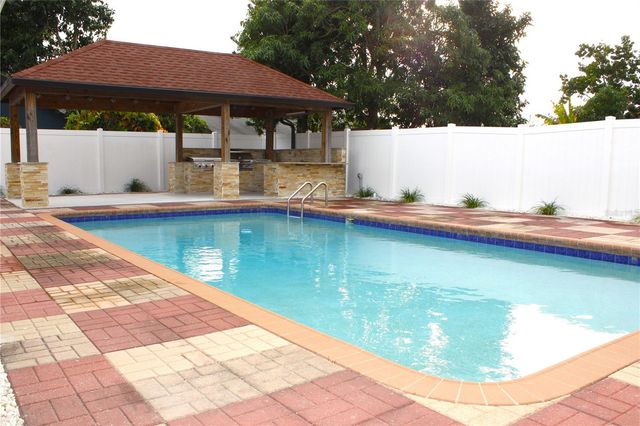 8236 DONALDSON DRIVE, Tampa, FL 33615