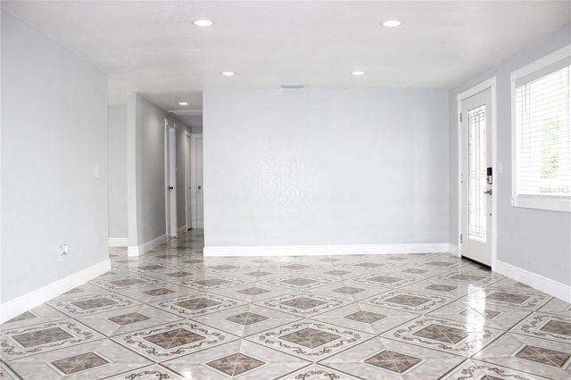 8236 DONALDSON DRIVE, Tampa, FL 33615