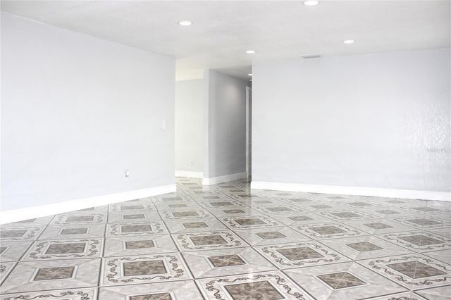 8236 DONALDSON DRIVE, Tampa, FL 33615