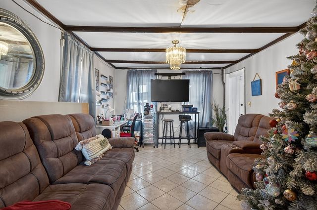 31 Sassafras St, Providence, RI 02907