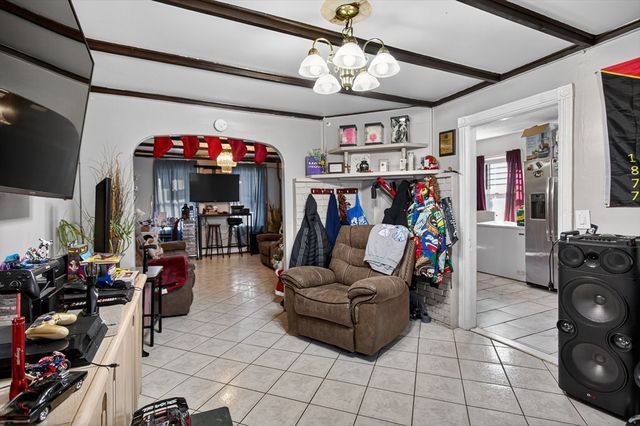 31 Sassafras St, Providence, RI 02907