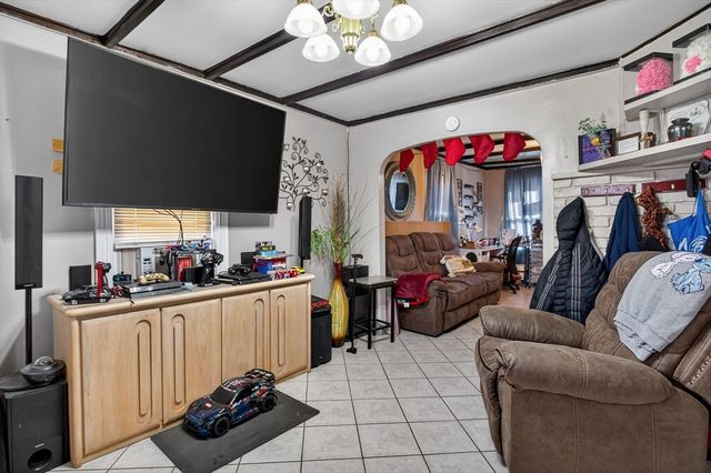 31 Sassafras St, Providence, RI 02907