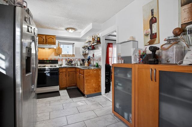 31 Sassafras St, Providence, RI 02907