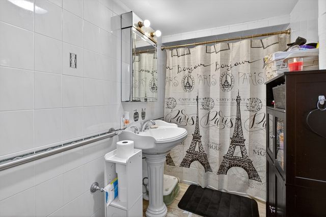 31 Sassafras St, Providence, RI 02907