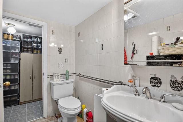 31 Sassafras St, Providence, RI 02907