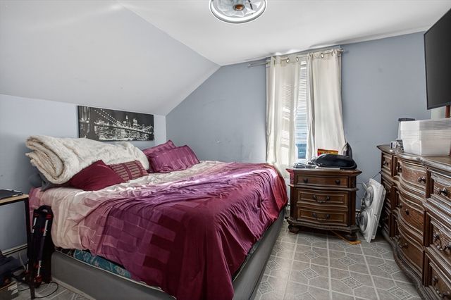 31 Sassafras St, Providence, RI 02907