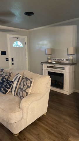 1300 S Trinity Street, Decatur, TX 76234