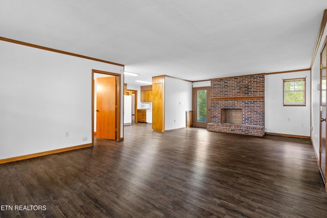 804 Chilhowee View Rd, Maryville, TN 37803