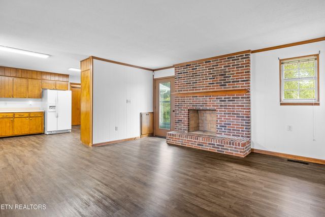 804 Chilhowee View Rd, Maryville, TN 37803