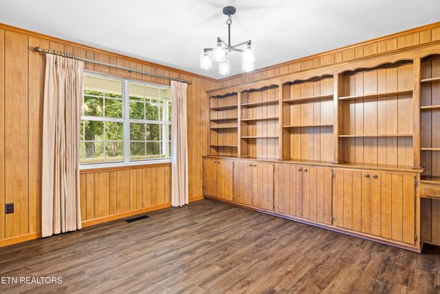 804 Chilhowee View Rd, Maryville, TN 37803