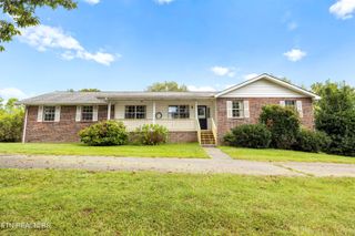804 Chilhowee View Rd, Maryville, TN 37803