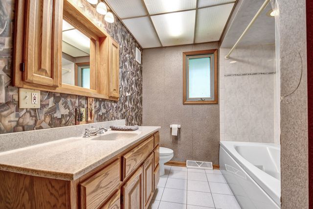 13344 S Stephen Drive, Palos Park, IL 60464