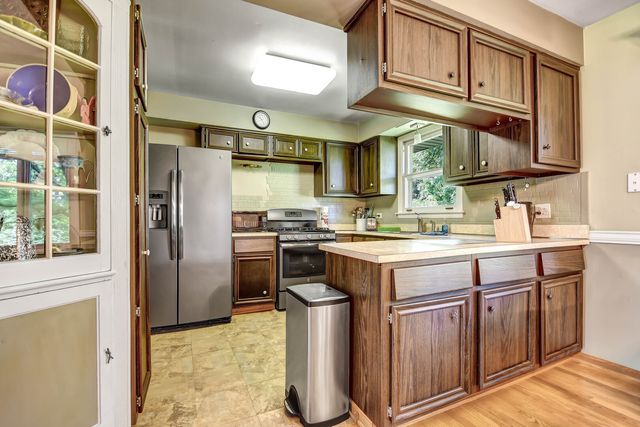 13344 S Stephen Drive, Palos Park, IL 60464