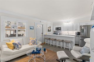 980 7th AVE S 102, Naples, FL 34102