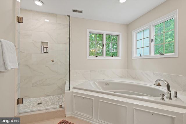 8 HENDERSON HILL CT, Monkton, MD 21111