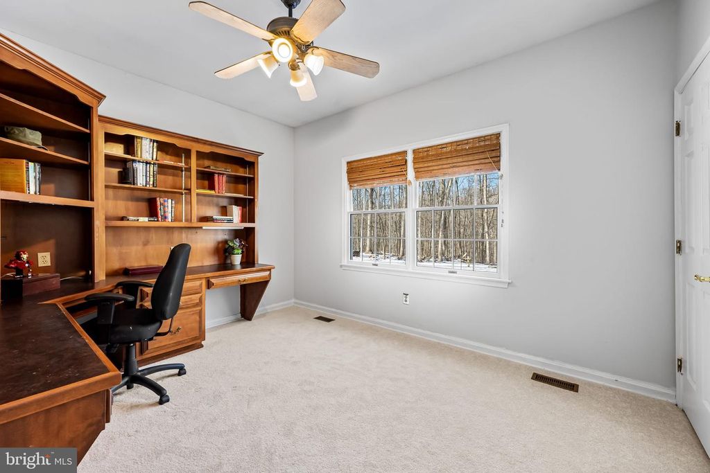 Image 16 of property listing at 8 HENDERSON HILL CT, Monkton, MD 21111