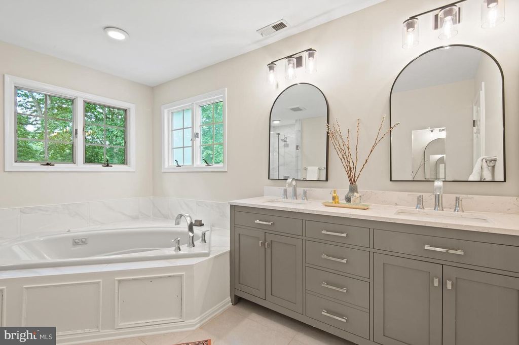 Image 21 of property listing at 8 HENDERSON HILL CT, Monkton, MD 21111