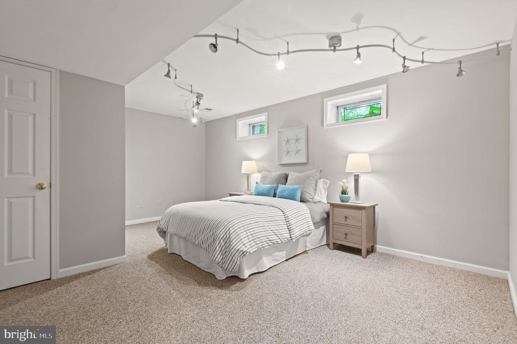 Image 34 of property listing at 8 HENDERSON HILL CT, Monkton, MD 21111