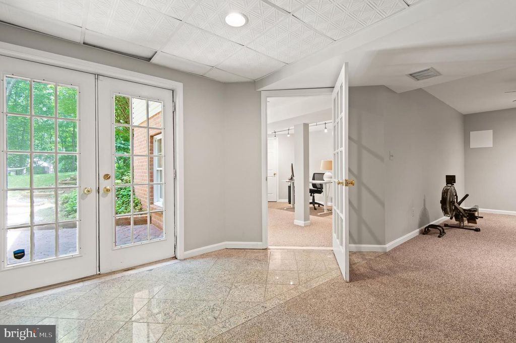 Image 35 of property listing at 8 HENDERSON HILL CT, Monkton, MD 21111