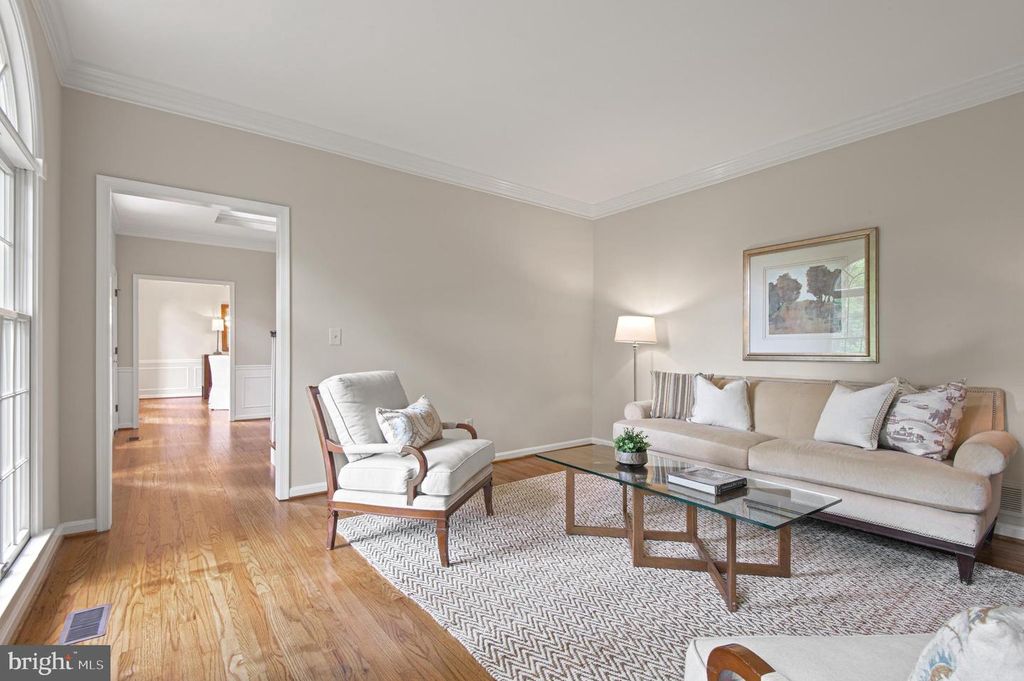 Image 7 of property listing at 8 HENDERSON HILL CT, Monkton, MD 21111