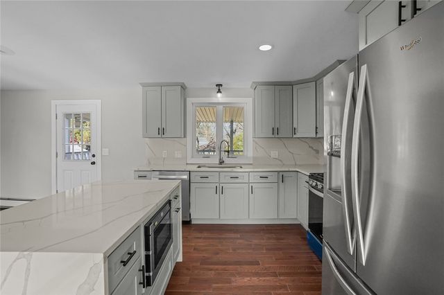 5 Katherine Drive, Johnston, RI 02919