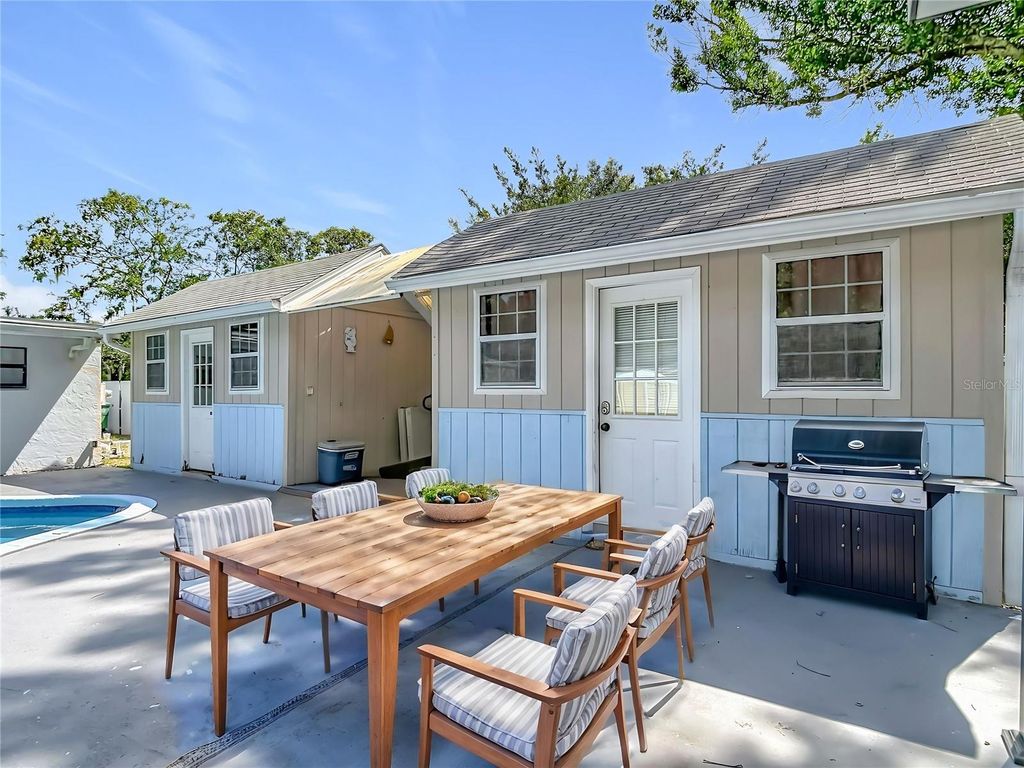 Image 21 of property listing at 1506 S OREGON CIRCLE, Tampa, FL 33612