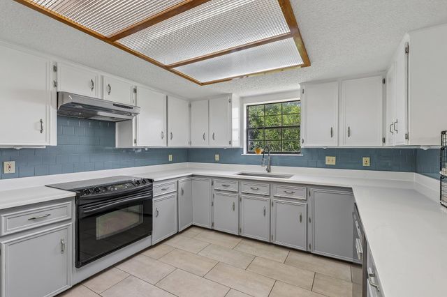 504 Perkins ST, Bastrop, TX 78602