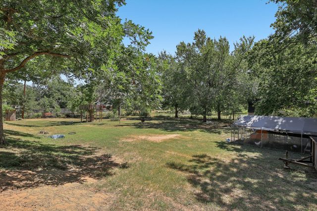 504 Perkins ST, Bastrop, TX 78602