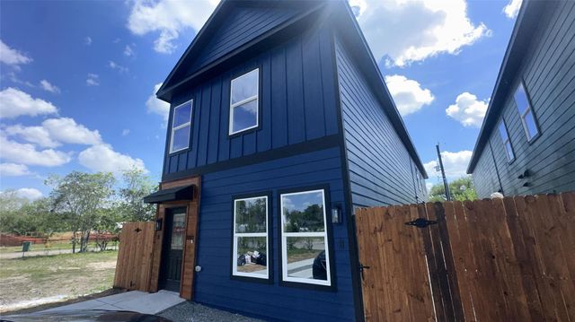 3810 Hiford Drive A, Houston, TX 77047