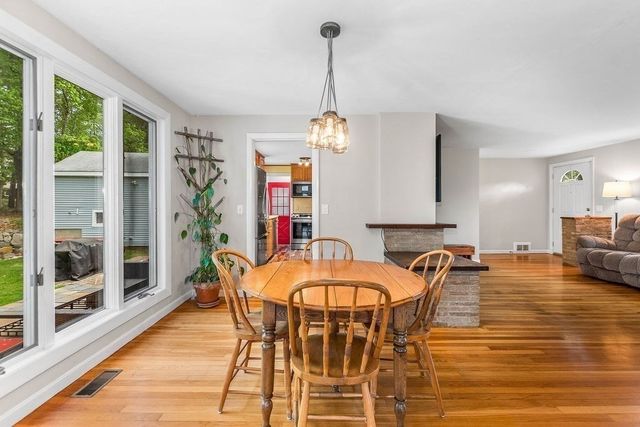 15 Cleveland St, Norfolk, MA 02056