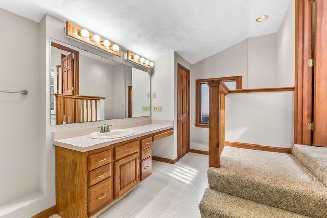 15 Cleveland St, Norfolk, MA 02056