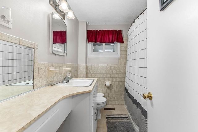 15 Cleveland St, Norfolk, MA 02056