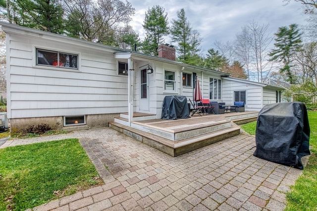 15 Cleveland St, Norfolk, MA 02056