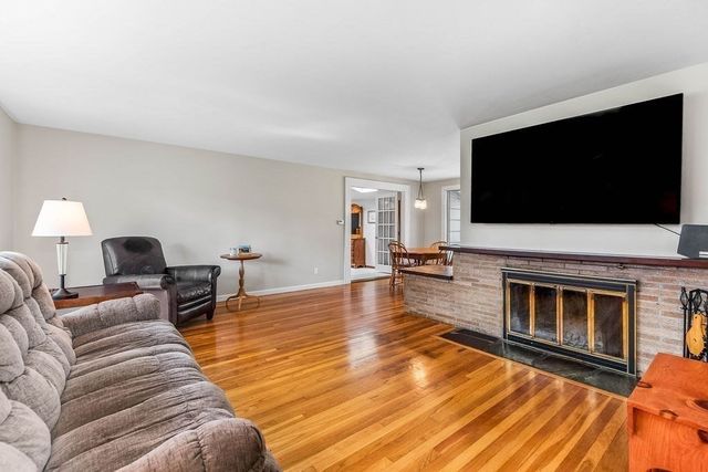15 Cleveland St, Norfolk, MA 02056