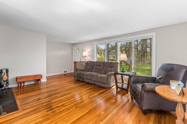 15 Cleveland St, Norfolk, MA 02056