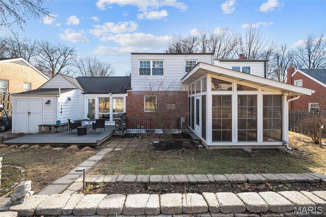 9135 Pine Avenue, Brentwood, MO 63144