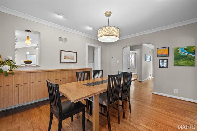 9135 Pine Avenue, Brentwood, MO 63144