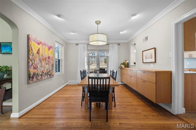 9135 Pine Avenue, Brentwood, MO 63144