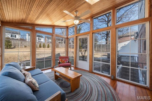 9135 Pine Avenue, Brentwood, MO 63144