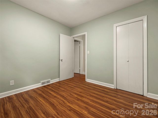 917 W Blue Ridge Road, East Flat Rock, NC 28726