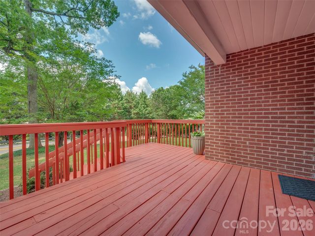 917 W Blue Ridge Road, East Flat Rock, NC 28726