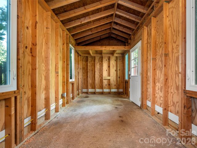 917 W Blue Ridge Road, East Flat Rock, NC 28726
