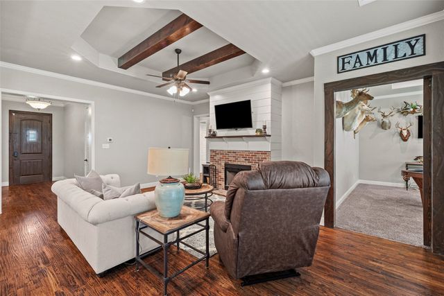 104 Lagrange Court, Weatherford, TX 76088