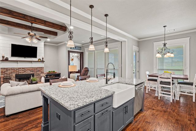 104 Lagrange Court, Weatherford, TX 76088