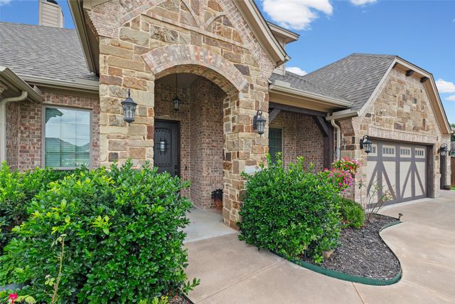 104 Lagrange Court, Weatherford, TX 76088