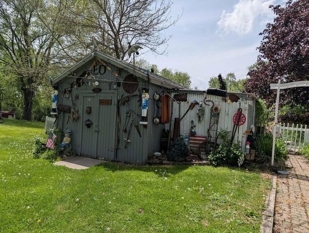 W323S7553 Park Ridge Drive, Mukwonago, WI 53149