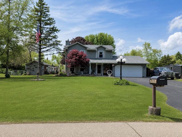 W323S7553 Park Ridge Drive, Mukwonago, WI 53149