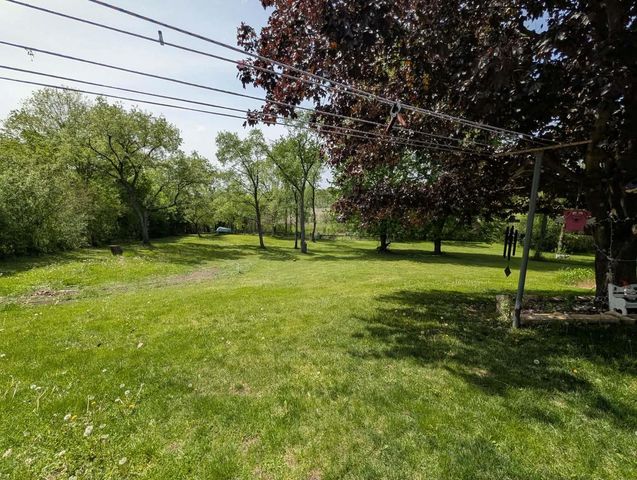 W323S7553 Park Ridge Drive, Mukwonago, WI 53149